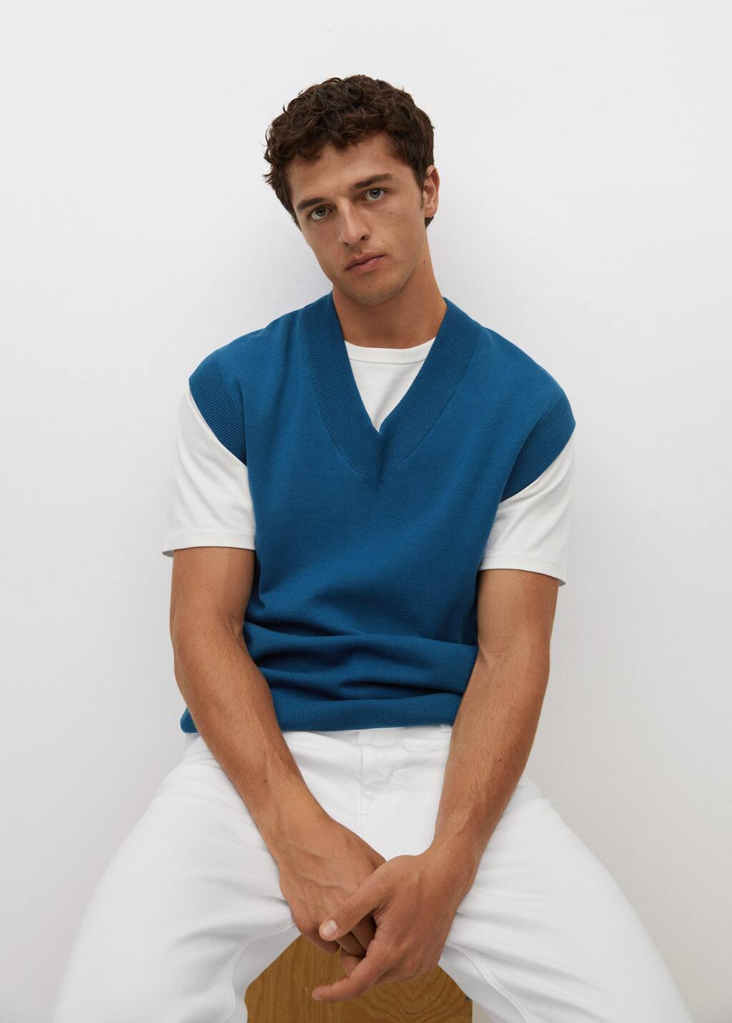 UNINUKOO Unko Men Slim Fit Basic Plain V-Neck Knitted Pullover Sweater Vests UNINUKOO Unko Men Slim Fit Basic Plain V-Neck Knitted Pullover Sweater Vests